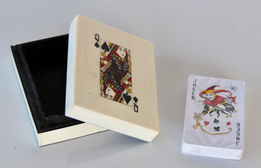 Queen Single Card Box